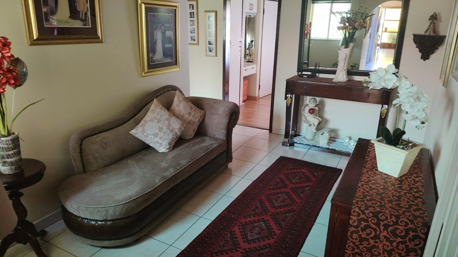 5 Bedroom Property for Sale in Flamwood North West